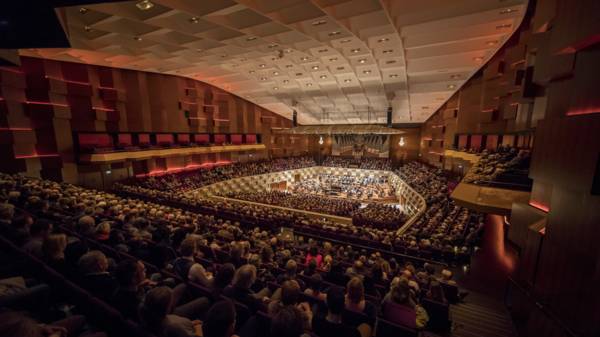 A Look Toward the Netherlands: The Magnetic Rotterdam Philharmonic Orchestra